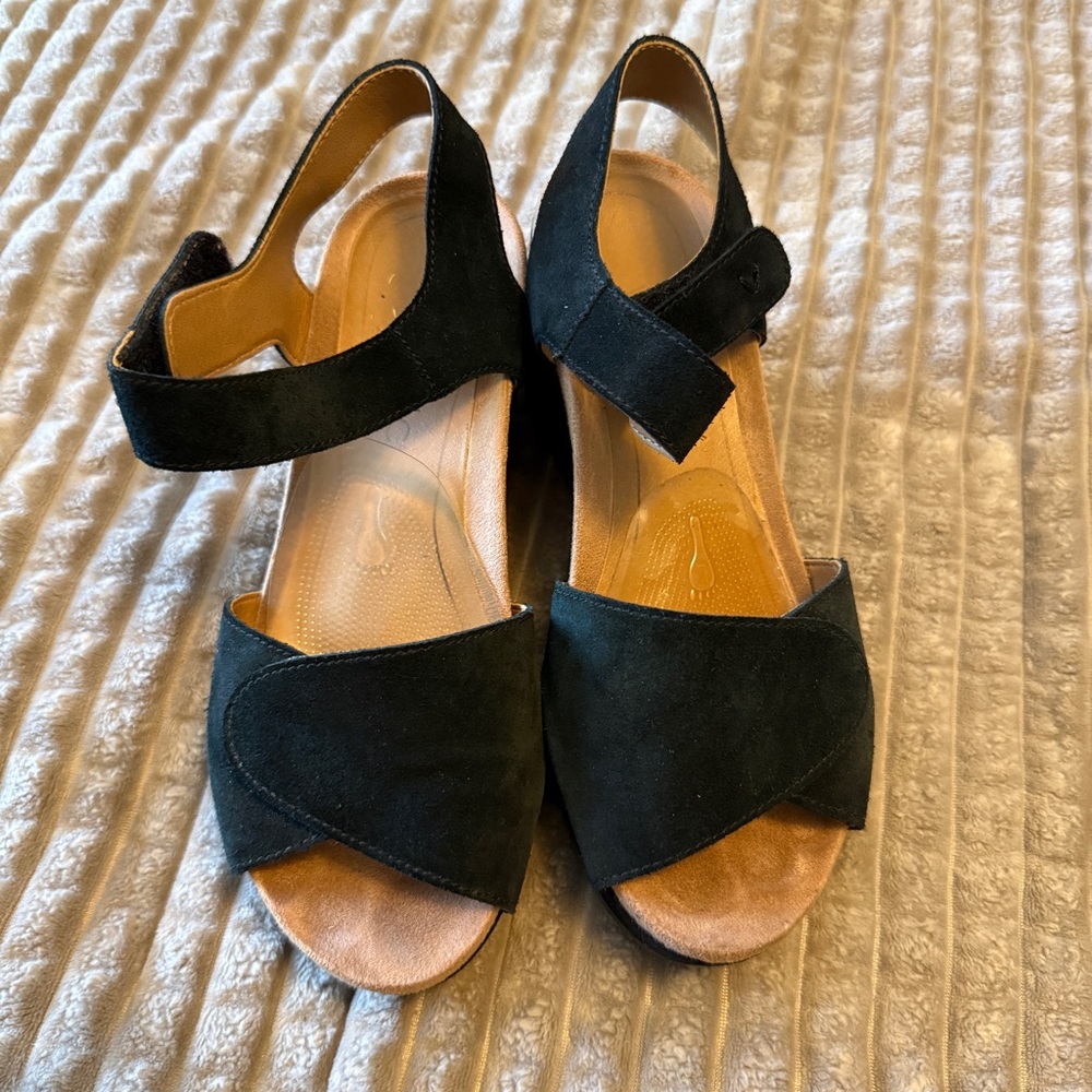 Vionic Astrid II Suede Wedges
